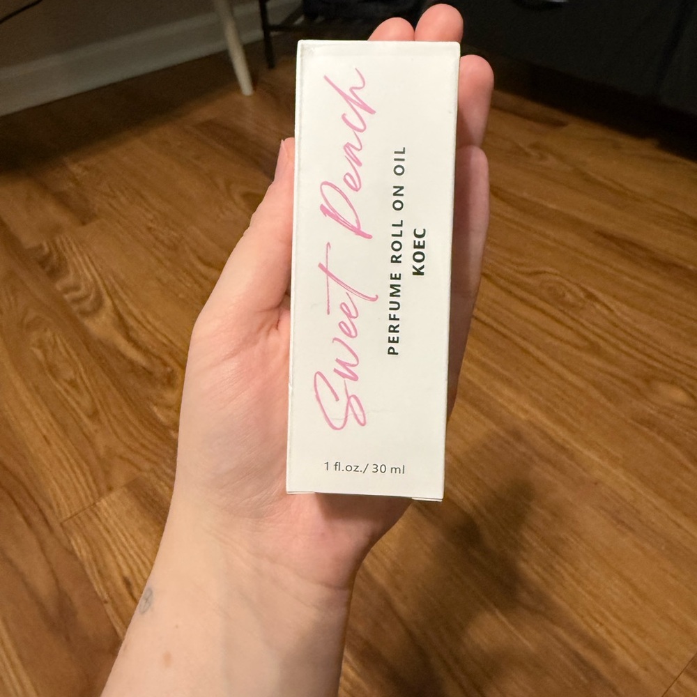 Sweet Peach Perfume Roll-On Oil